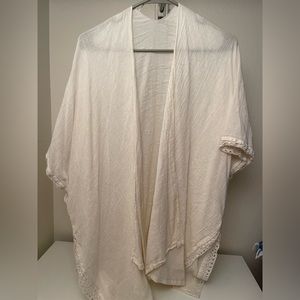 Lucky Brand White light weight cover size O/S